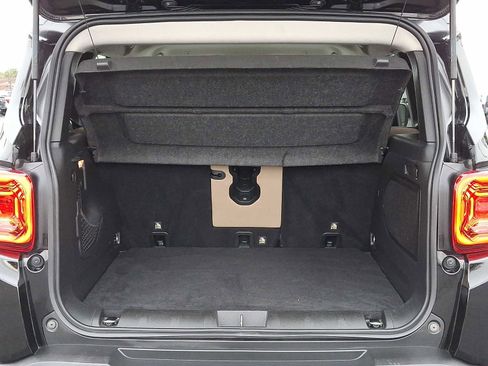 Used 2019 Jeep Renegade Latitude w/ UConnect 8.4 Nav Group image 28