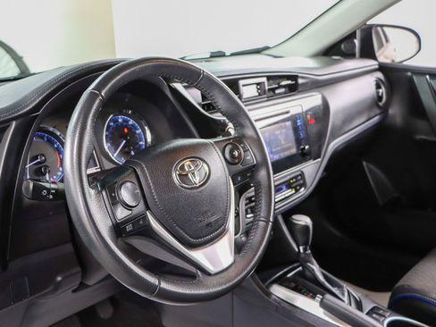 Used 2018 Toyota Corolla SE FWD image 22