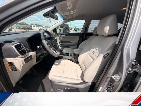 Used 2021 Kia Sportage LX w/ LX AWD Popular Package image 15
