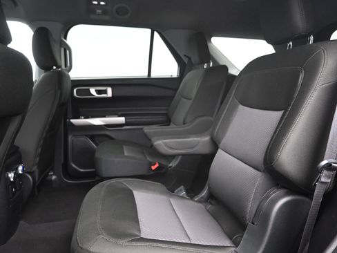 Used 2022 Ford Explorer XLT image 22