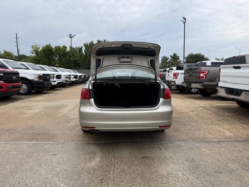Used 2013 Volkswagen Jetta S FWD image 34