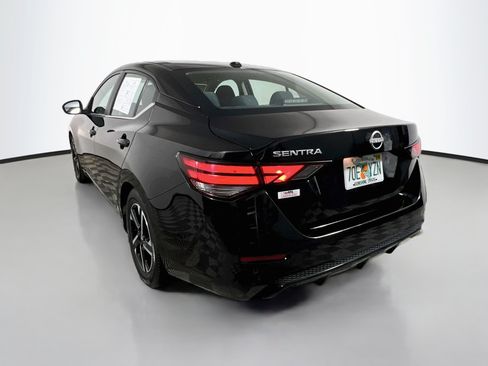 Used 2025 Nissan Sentra SV FWD image 8