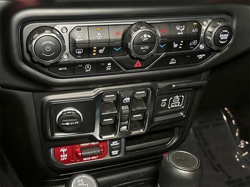 Used 2023 Jeep Wrangler Unlimited Rubicon w/ Steel Bumper Group image 22