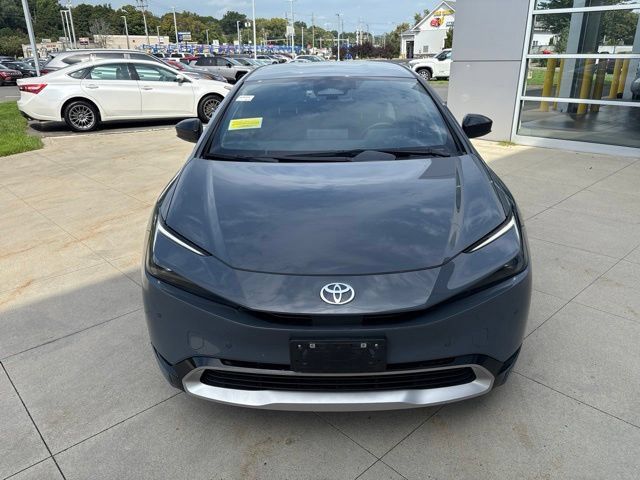 Used 2024 Toyota Prius Prime FWD image 2