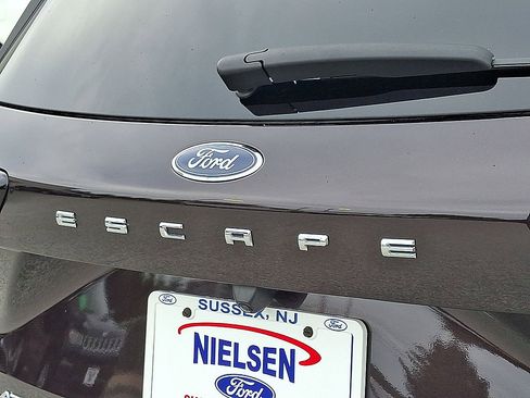 Certified 2023 Ford Escape Platinum AWD/4WD image 24