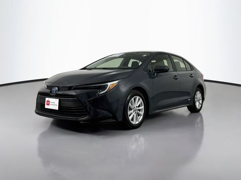 Certified 2025 Toyota Corolla LE w/ LE Premium Package AWD/4WD image 3