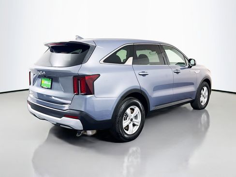 Used 2025 Kia Sorento LX image 10