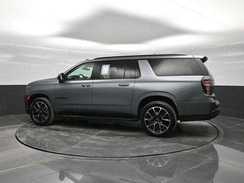 Used 2022 Chevrolet Suburban RST w/ Luxury Package AWD/4WD image 5