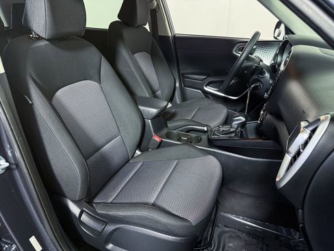 Used 2022 Kia Soul LX image 13