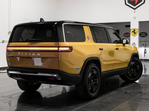 Used 2023 Rivian R1S Adventure image 12