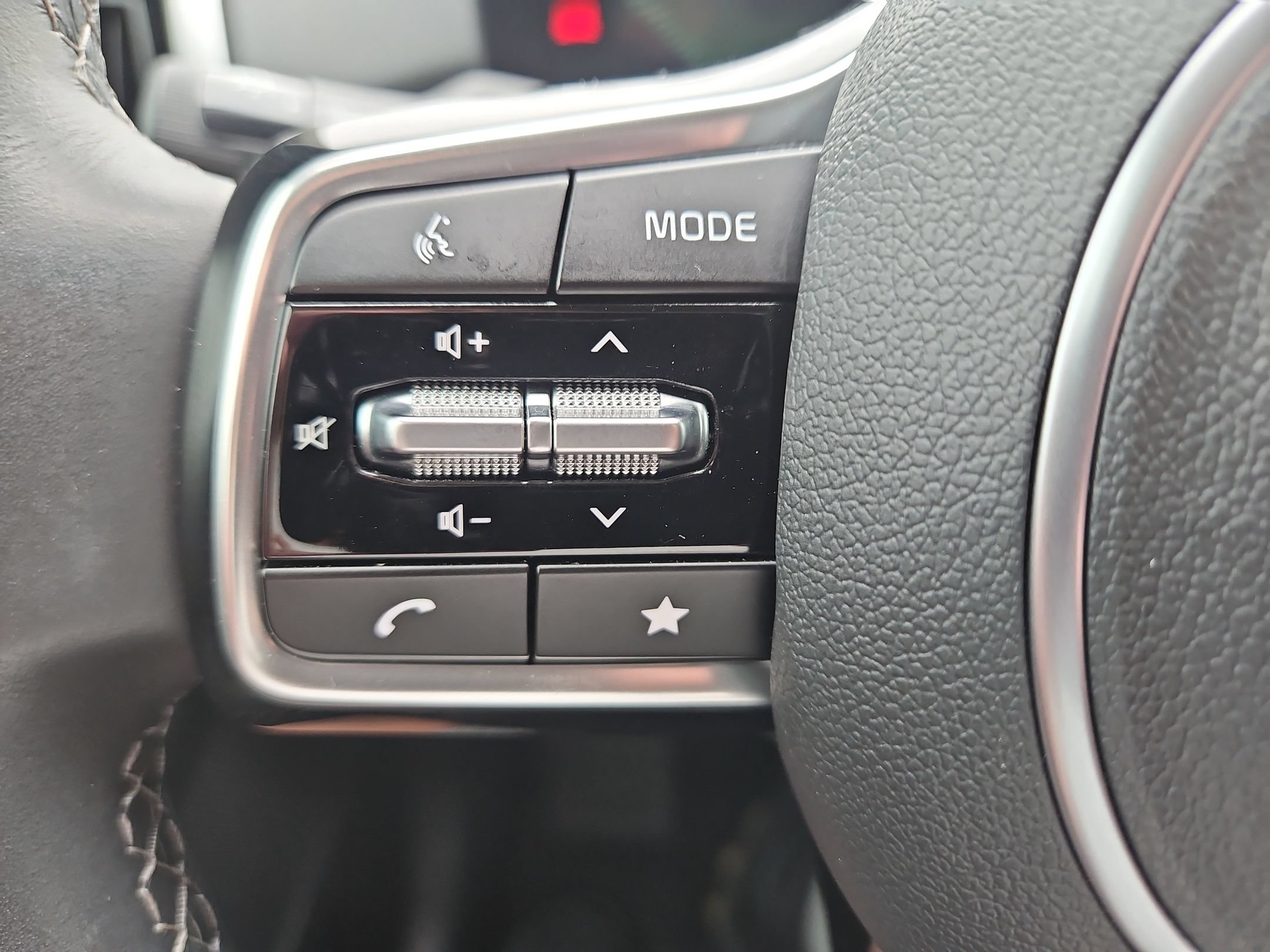Used 2025 Kia Sorento S w/ Panoramic Sunroof Package FWD image 28