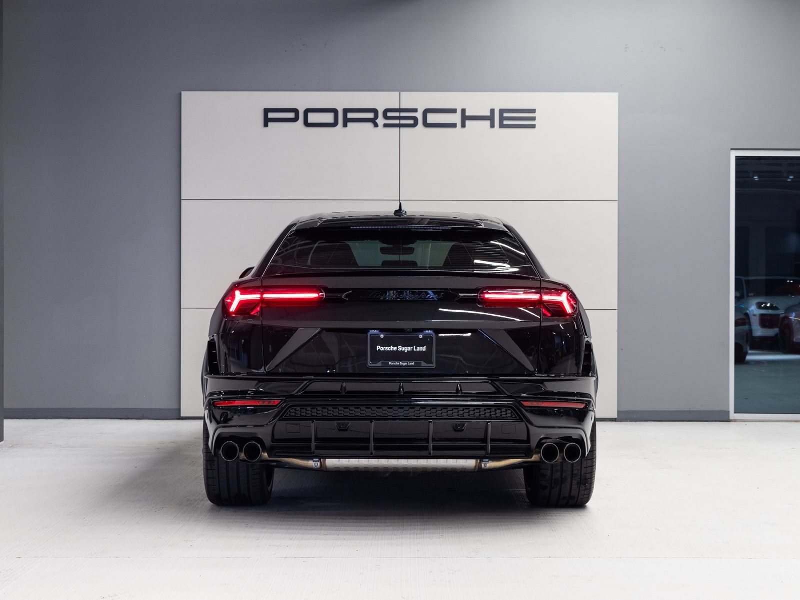 Used 2024 Lamborghini Urus S AWD/4WD image 6