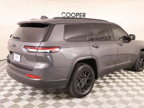 Used 2024 Jeep Grand Cherokee L Altitude AWD/4WD image 22