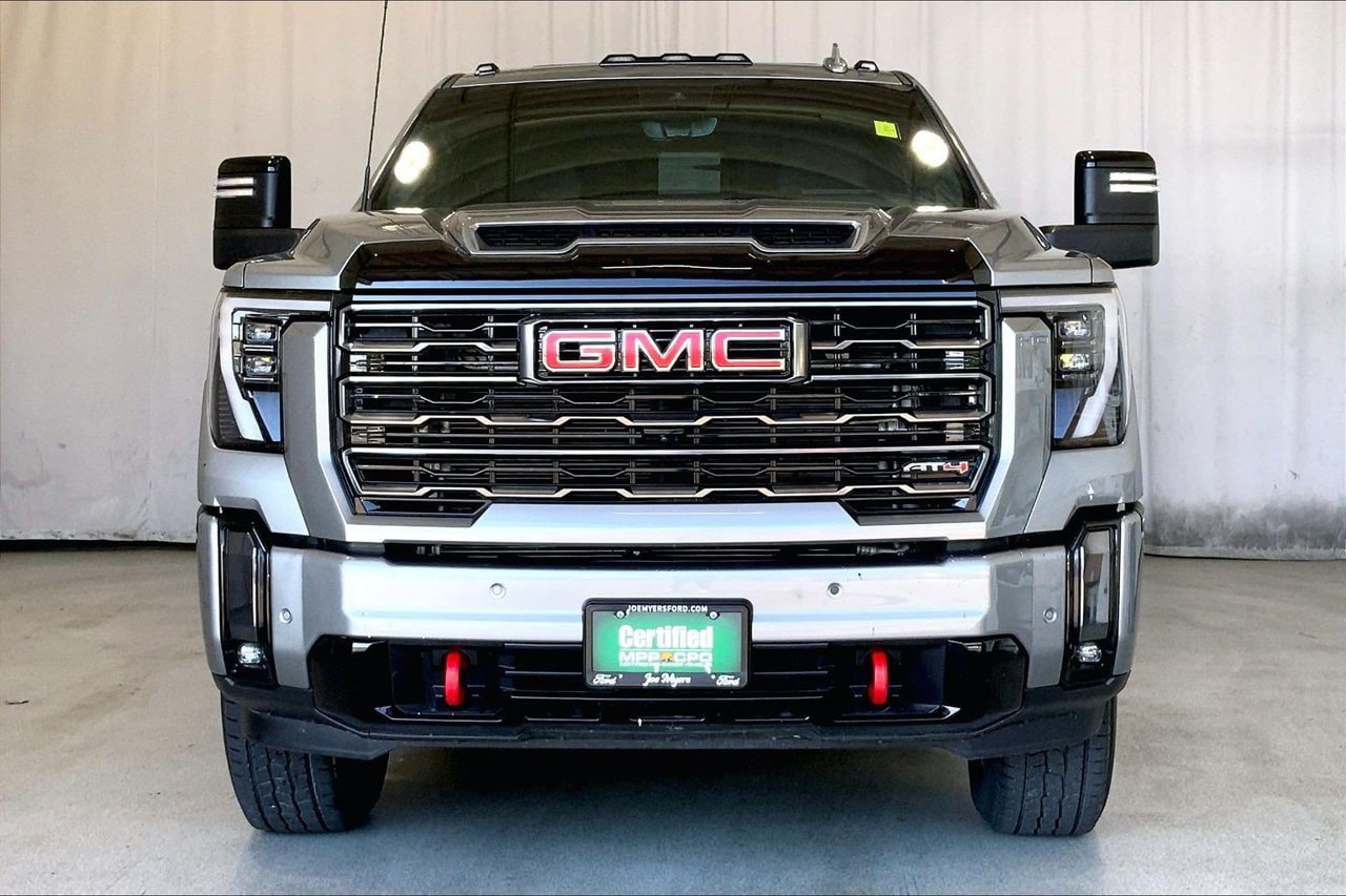 Used 2024 GMC Sierra 2500 AT4 w/ AT4 Premium Plus Package AWD/4WD image 2