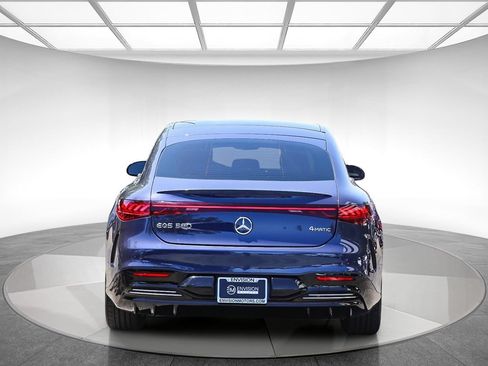 Used 2022 Mercedes-Benz EQS 580 4MATIC Sedan image 3