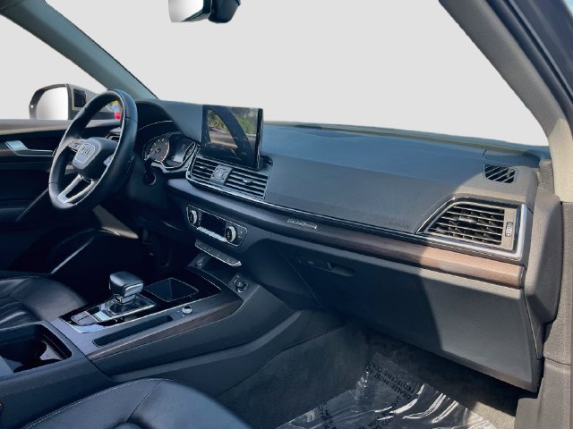 Used 2023 Audi Q5 2.0T Premium w/ Convenience Package AWD/4WD image 29