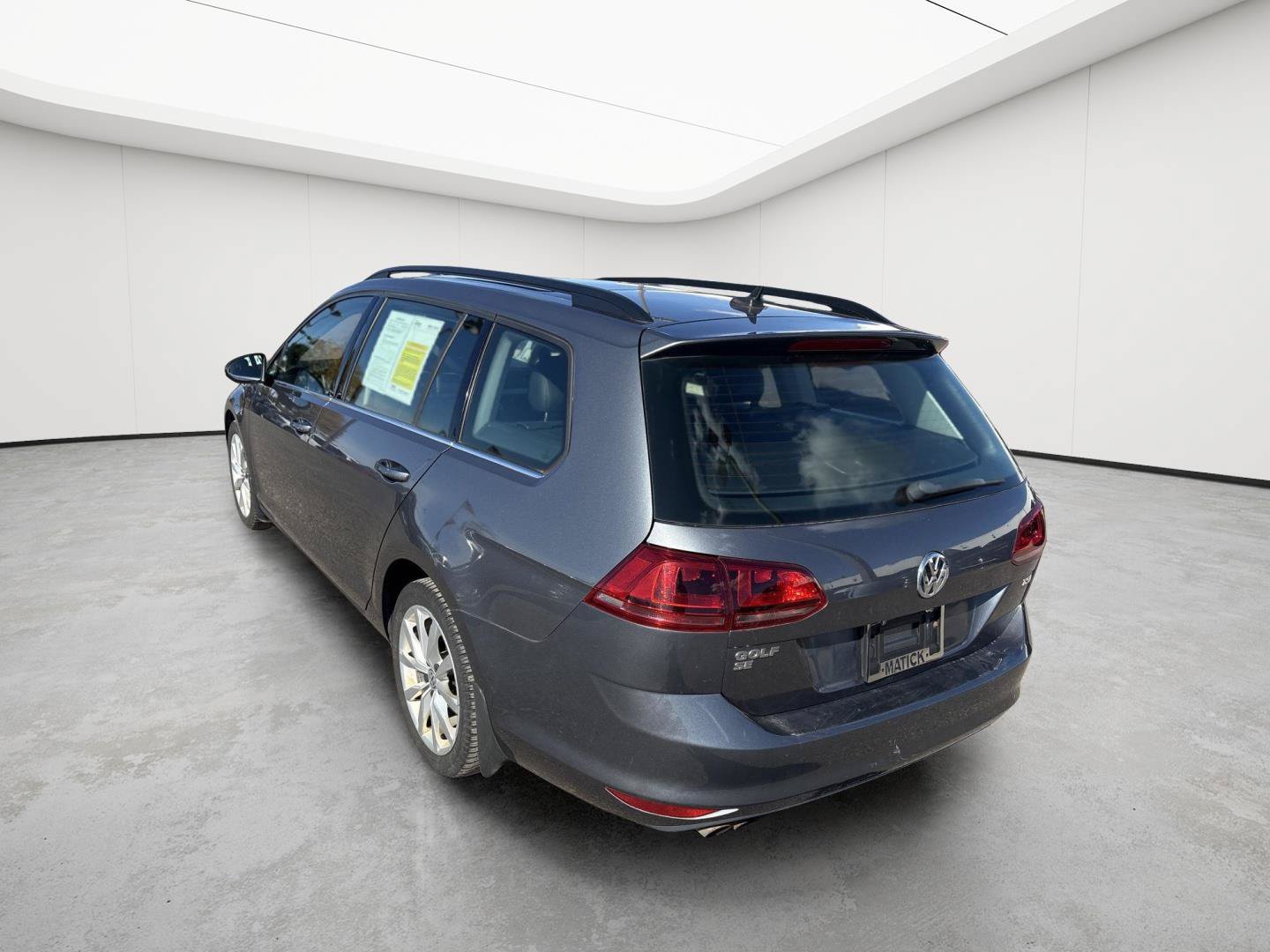 Used 2017 Volkswagen Golf SE FWD image 6
