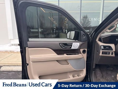 Used 2023 Lincoln Navigator L Reserve image 9