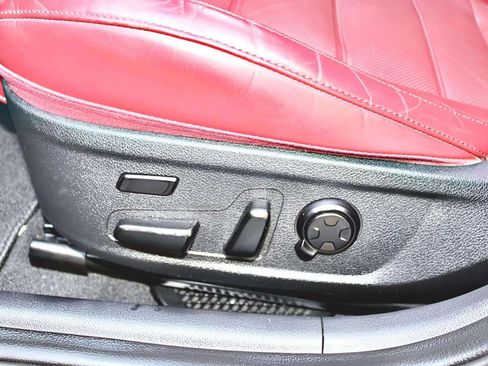 Used 2018 Kia Stinger GT2 image 12