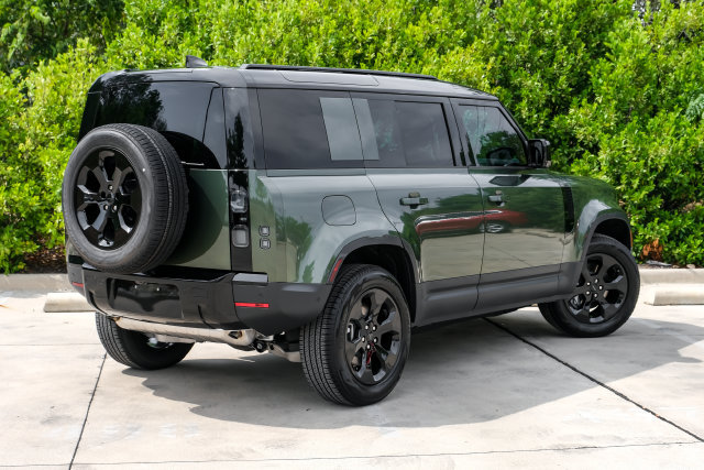 New 2026 Land Rover Defender 110 S AWD/4WD image 10