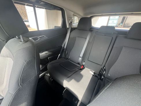 Used 2025 Kia Sportage LX image 33