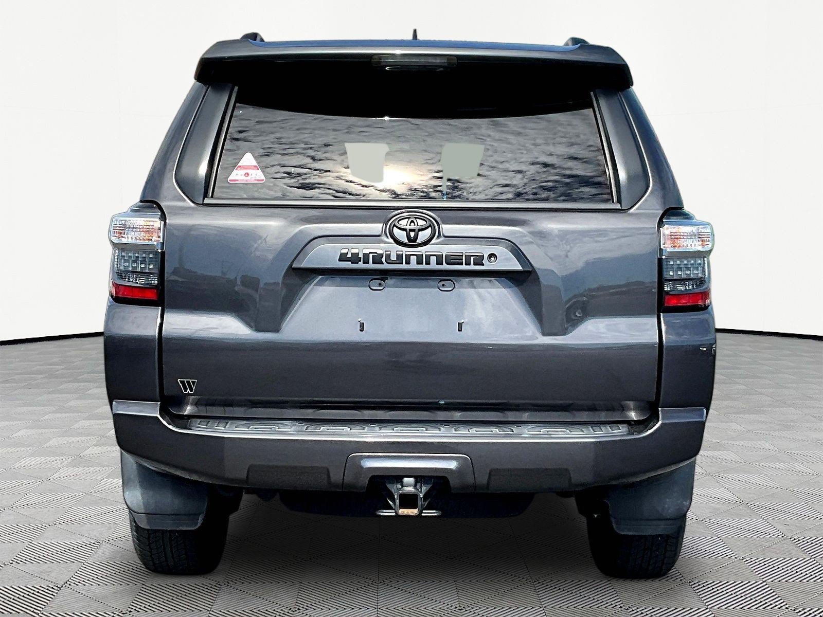 Used 2020 Toyota 4Runner SR5 AWD/4WD image 5