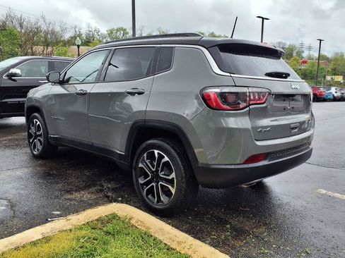 Used 2023 Jeep Compass Limited w/ Sun and Sound Group AWD/4WD image 5
