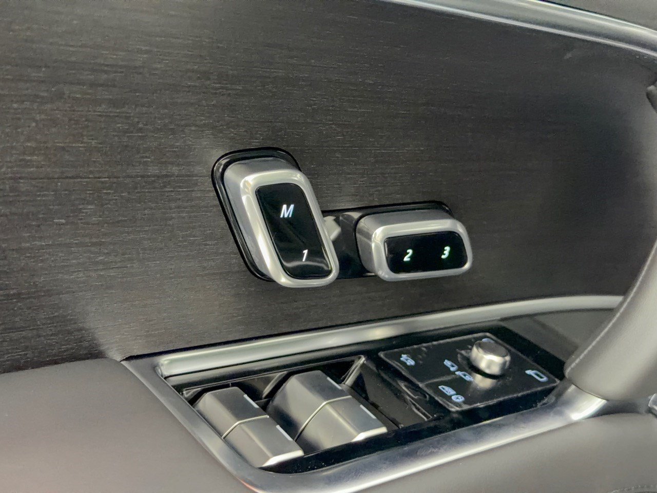 New 2026 Land Rover Range Rover SE AWD/4WD image 16