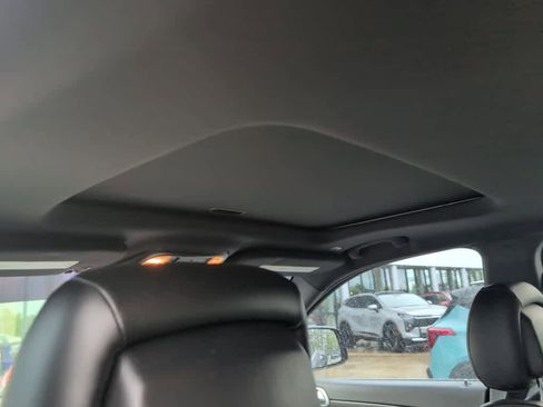 Used 2018 Jeep Grand Cherokee Limited image 10