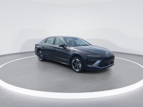 New 2026 Hyundai Sonata SEL FWD image 2