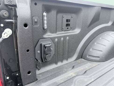 Used 2025 Ford F450 Platinum w/ FX4 Off-Road Package image 21