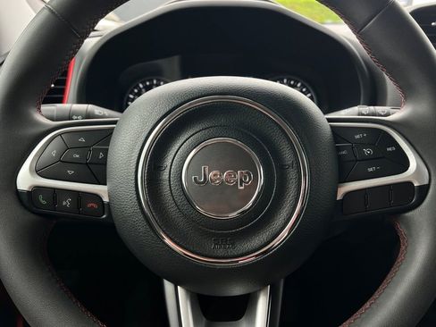 Used 2023 Jeep Renegade Trailhawk image 24