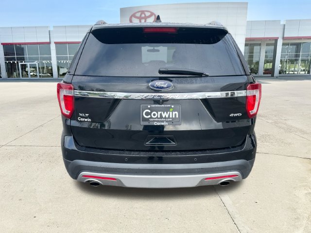 Used 2017 Ford Explorer XLT AWD/4WD image 4