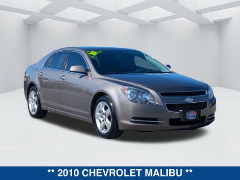 Used 2010 Chevrolet Malibu LT w/ Power Convenience Package image 2