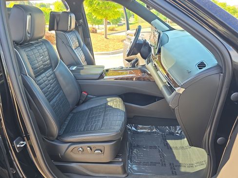 Used 2021 Cadillac Escalade ESV Sport Platinum w/ Heavy-Duty Trailer Package image 10