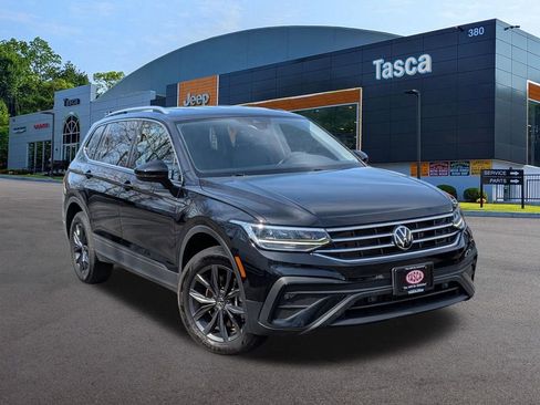 Used 2022 Volkswagen Tiguan SE image 1