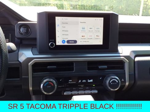Used 2025 Toyota Tacoma SR5 AWD/4WD image 20