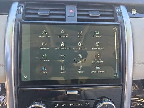 Used 2025 Land Rover Discovery S image 23