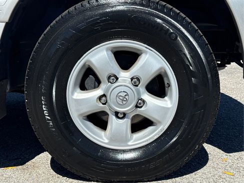 Used 2000 Toyota Land Cruiser image 10