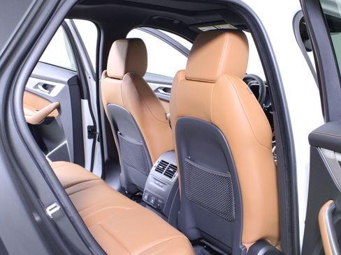 New 2026 Jaguar F-PACE R-Dynamic S image 11