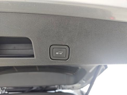 Used 2025 Buick Enclave Preferred image 17