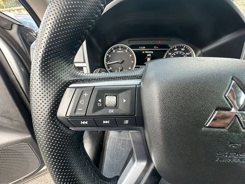 Used 2024 Mitsubishi Outlander SE AWD/4WD image 14