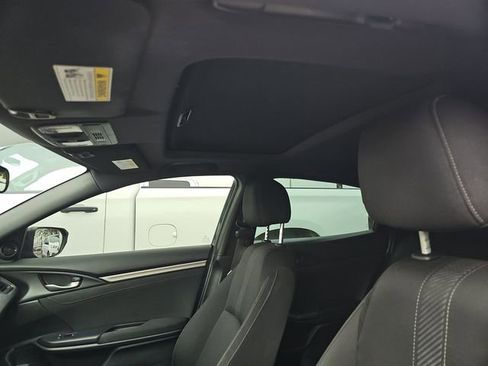 Used 2018 Honda Civic EX image 9