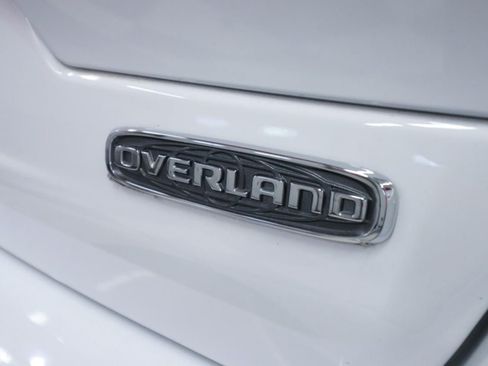 Used 2023 Jeep Grand Cherokee Overland w/ Luxury Tech Group IV AWD/4WD image 33