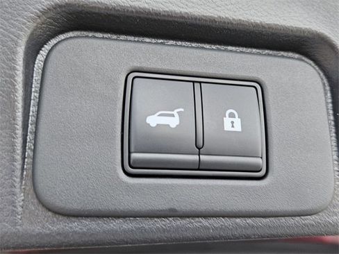 Used 2023 Nissan Rogue SL image 12