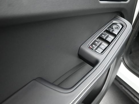 New 2026 Porsche Macan S AWD/4WD image 11