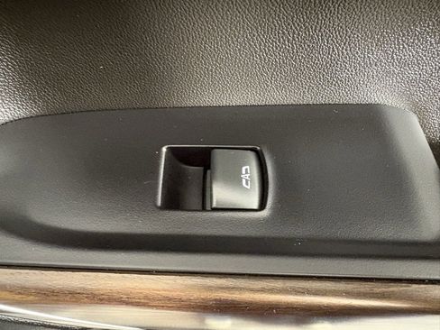 Used 2019 GMC Sierra 1500 SLT image 37