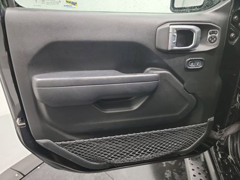 Used 2023 Jeep Wrangler Unlimited Sport image 13