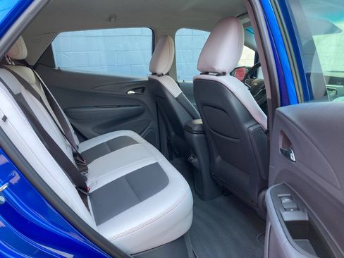 Used 2017 Chevrolet Bolt Premier w/ Driver Confidence II Package FWD image 10