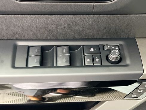 New 2026 Toyota Tundra Limited AWD/4WD image 16